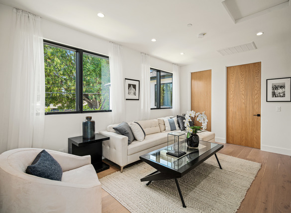 Vertical - Interior Flush Rift White Oak Solid Core Stain Grade Modern Door (Vertical Wood Grain)