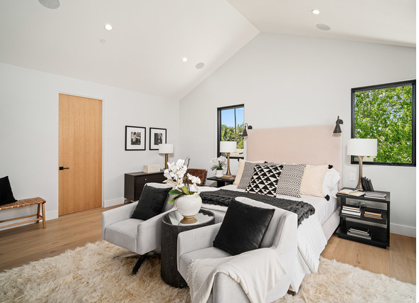Vertical - Interior Flush Rift White Oak Solid Core Stain Grade Modern Door (Vertical Wood Grain)